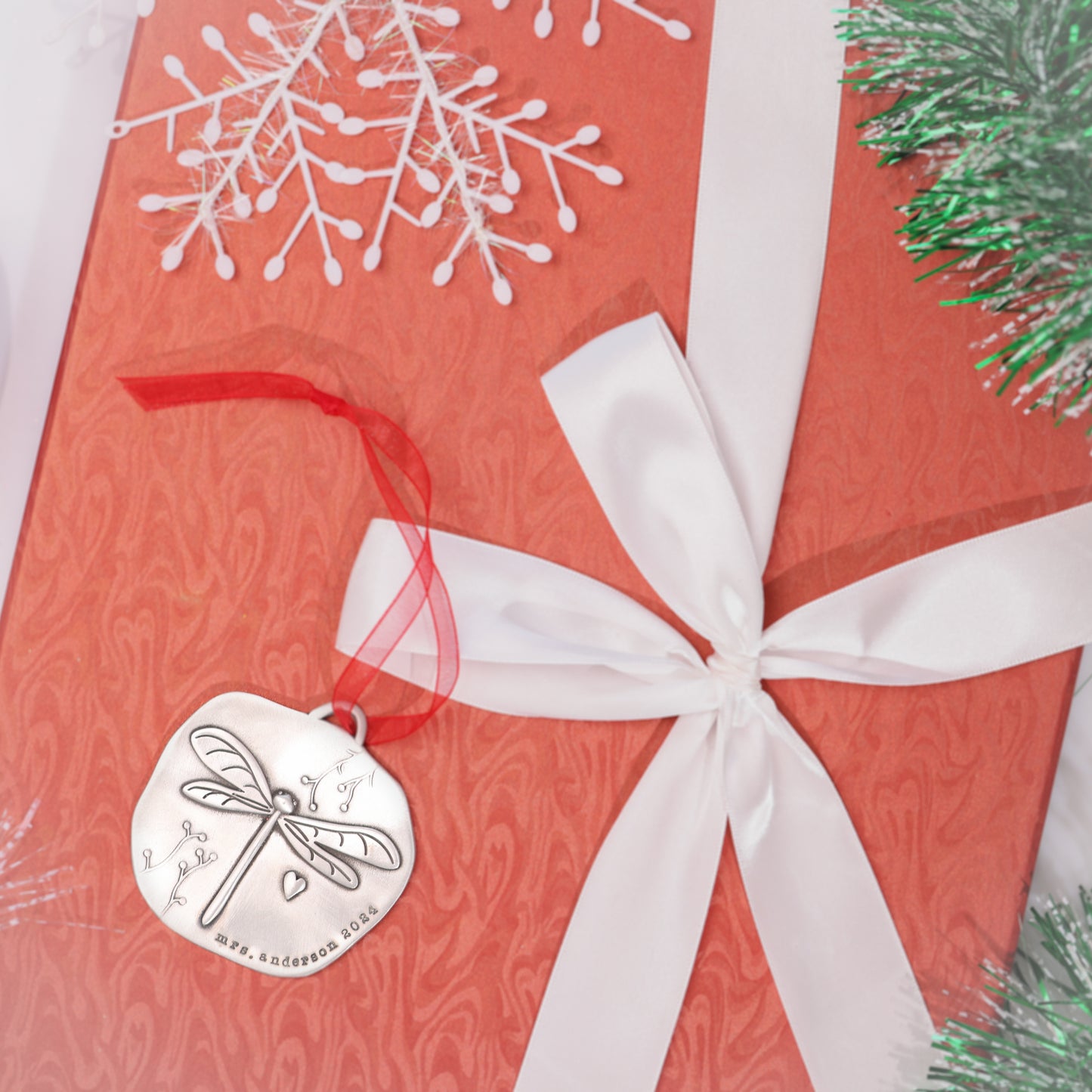 Dragonfly Fly By Ornament (Pewter)