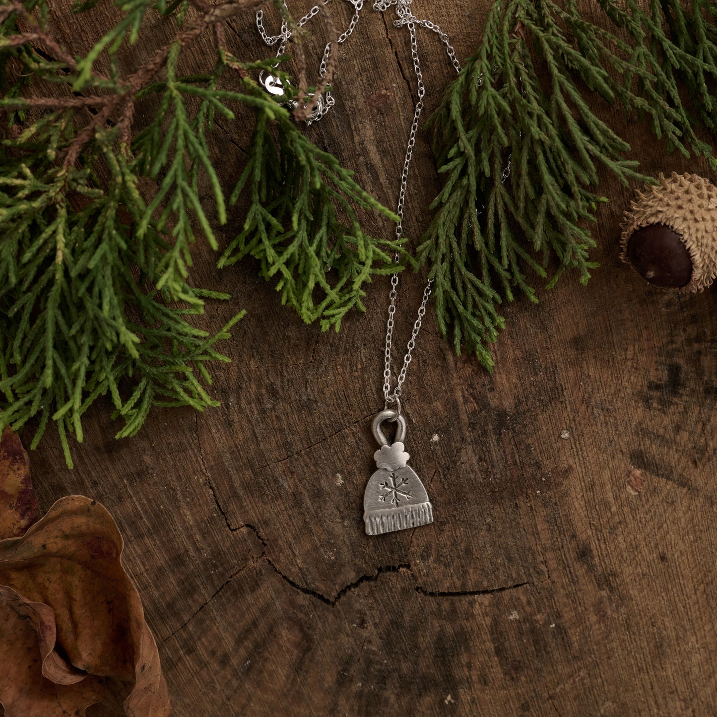 Winter Cap Necklace (Pewter)