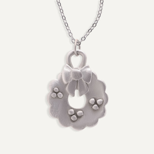 Berry and Bow Wreath Necklace (Pewter)