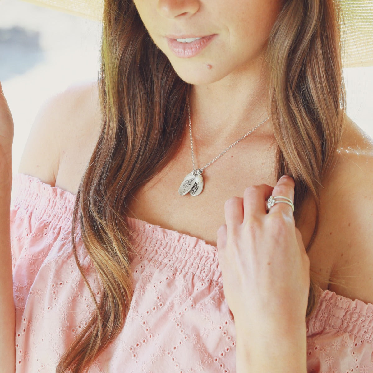 April Birth Flower Necklace (Sterling Silver)