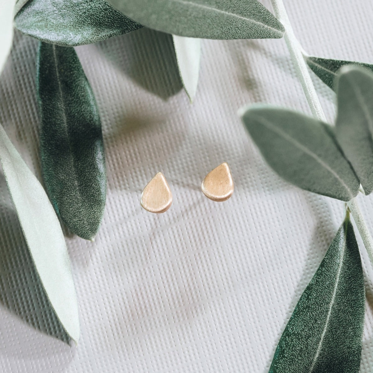 Raindrop Stud Earrings (9K Solid Gold)