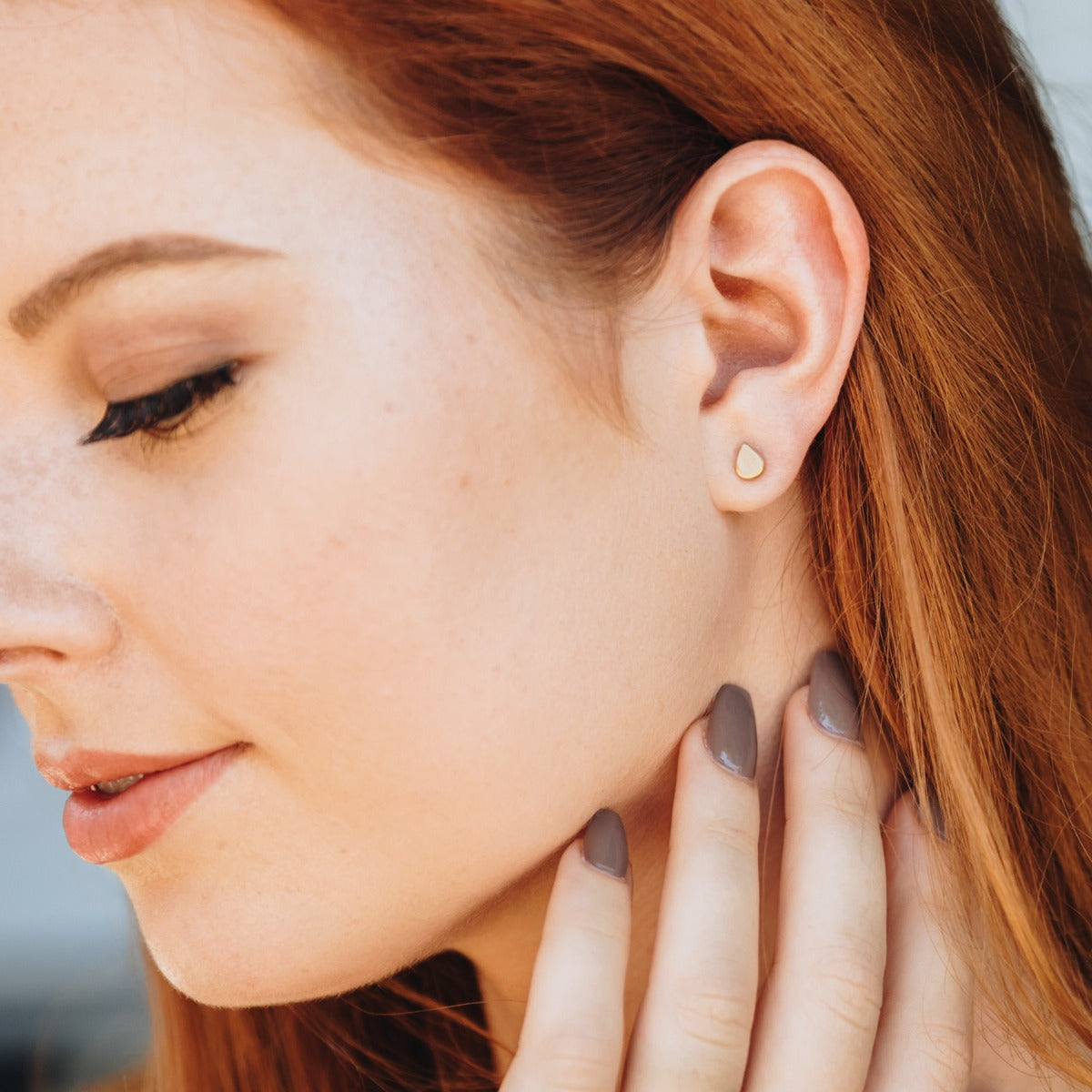 Raindrop Stud Earrings (9K Solid Gold)