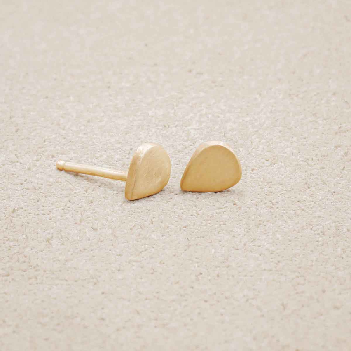 Raindrop Stud Earrings (9K Solid Gold)