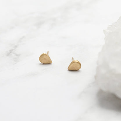 Raindrop Stud Earrings (9K Solid Gold)