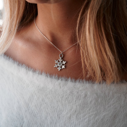 Snow Flurry Necklace (Pewter)