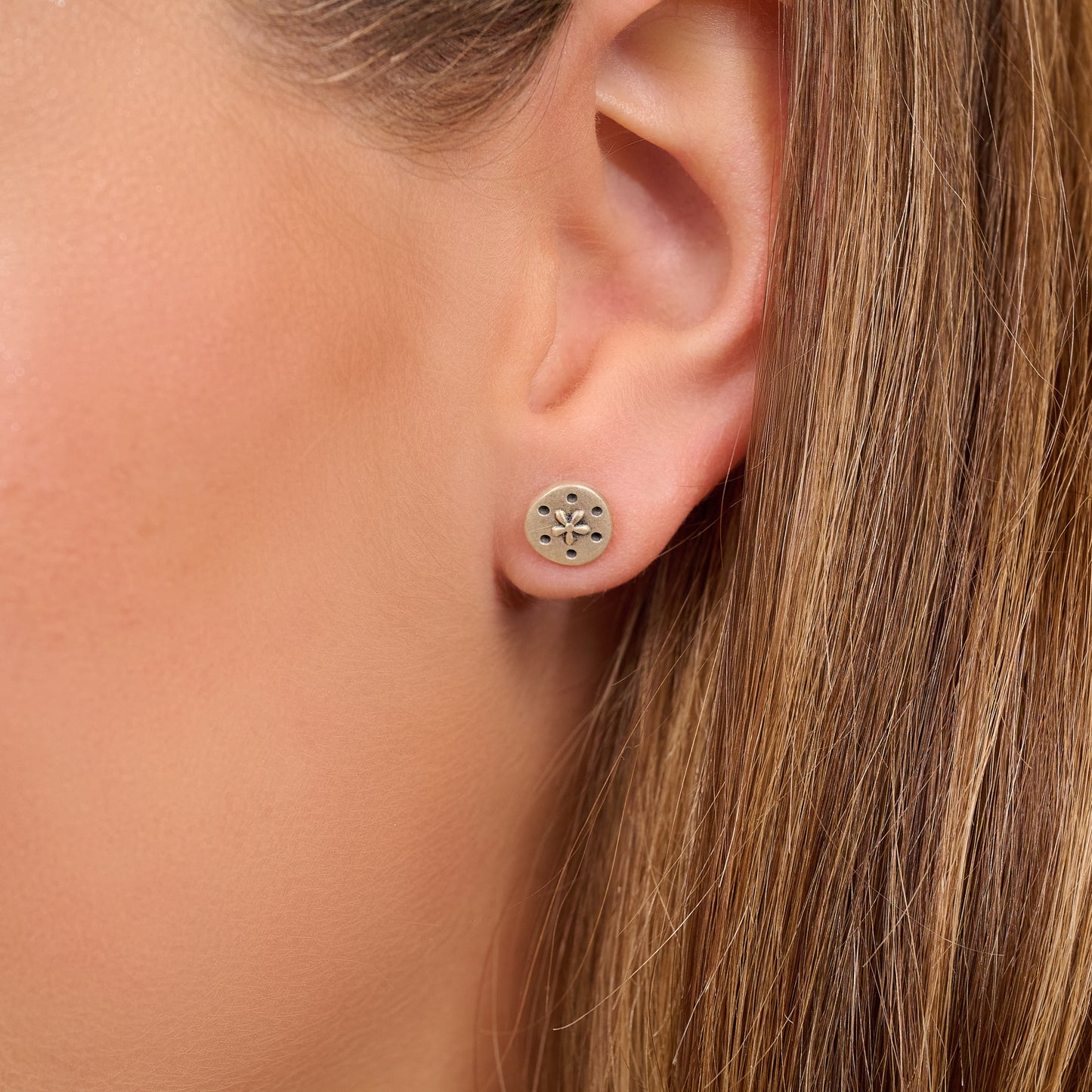 Dainty Daisy Stud Earrings (Sterling Silver)