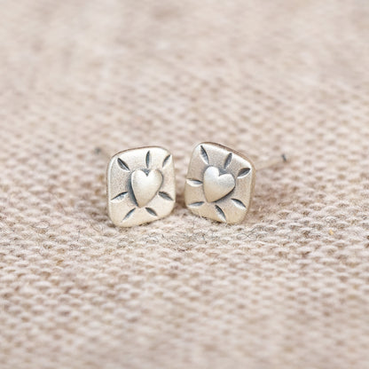 Lighthearted Stud Earrings (Sterling Silver)