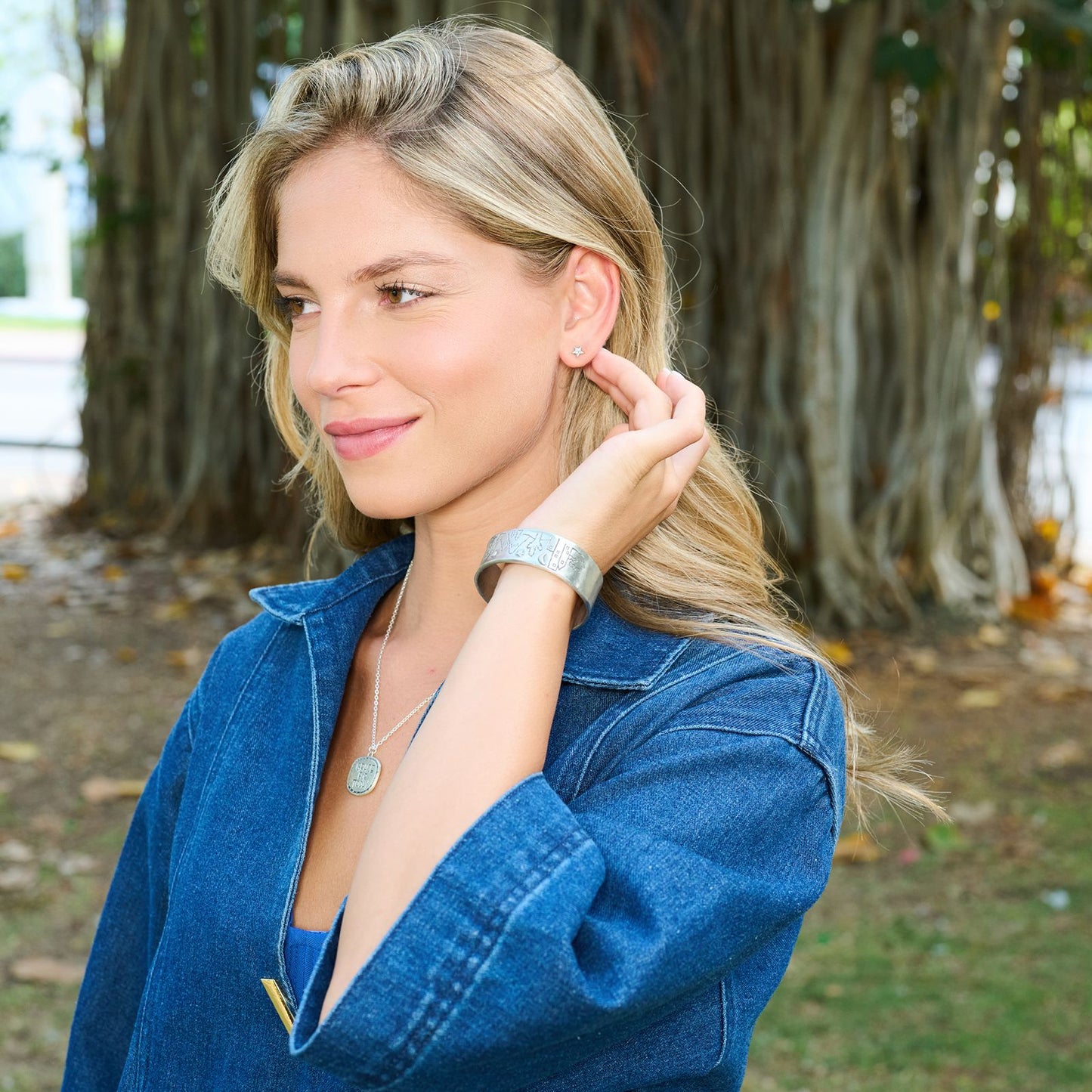 Swarovski Sparkle Star Earrings (9K Solid Gold)