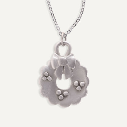 Berry and Bow Wreath Necklace (Pewter)