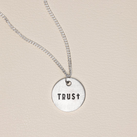 Trust Disc Pendant Necklace [Sterling Silver]