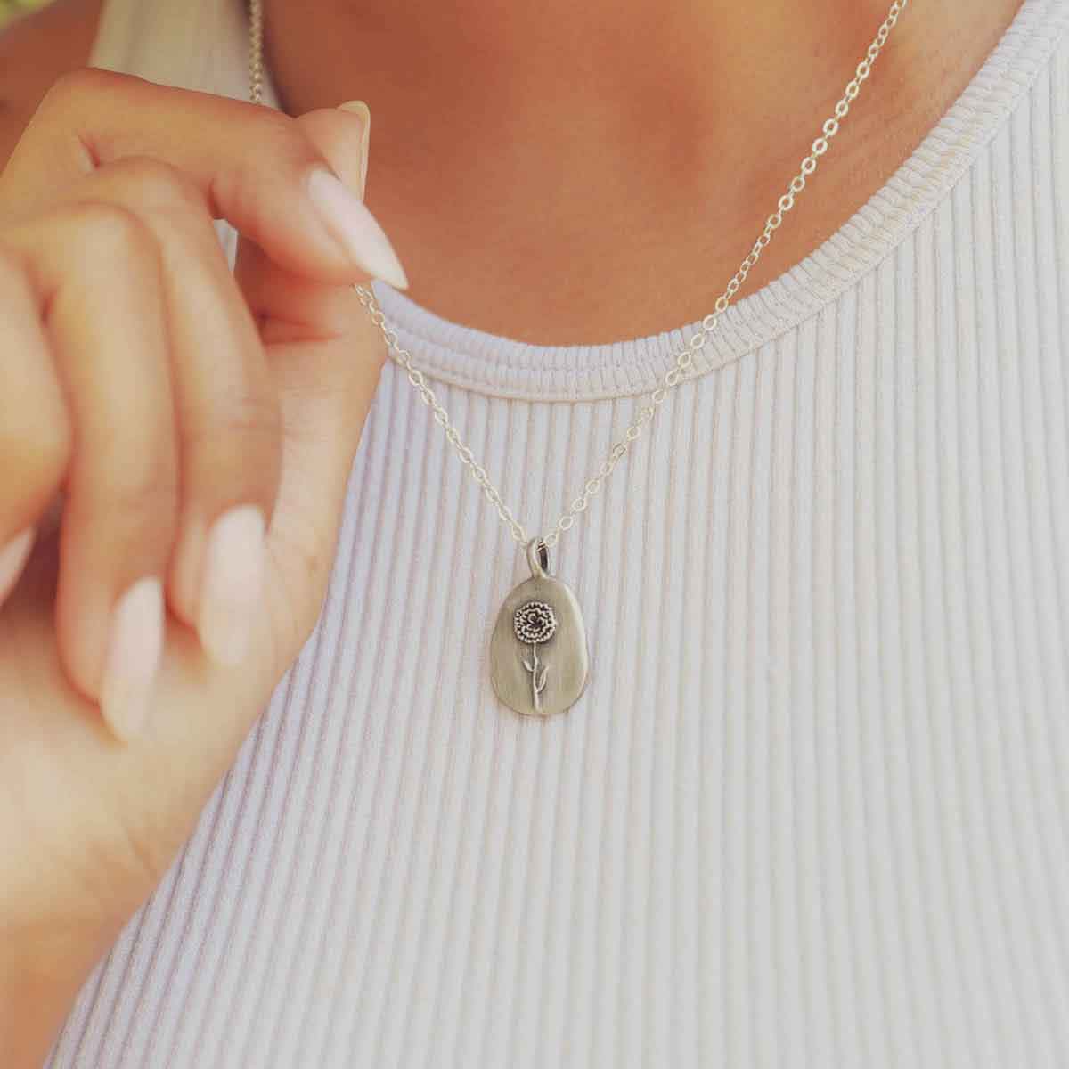 January Birth Flower Necklace (Pewter)