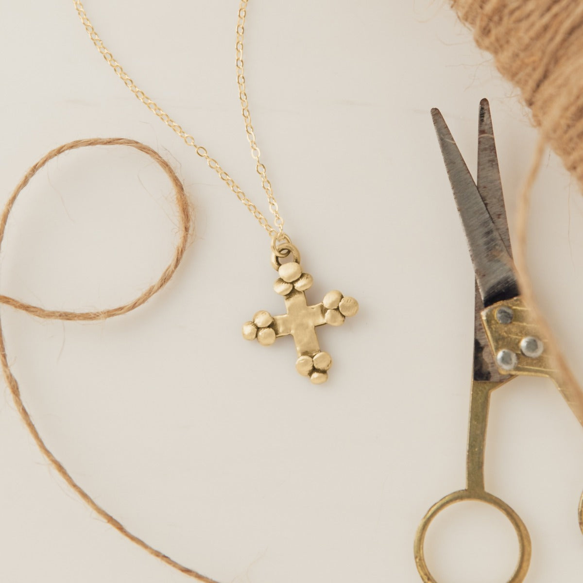 Known and Loved Cross Necklace (9K Solid Gold)