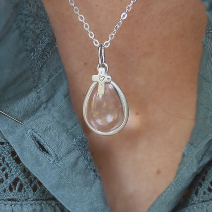 Clear and Bright Cross Necklace (Sterling Silver)