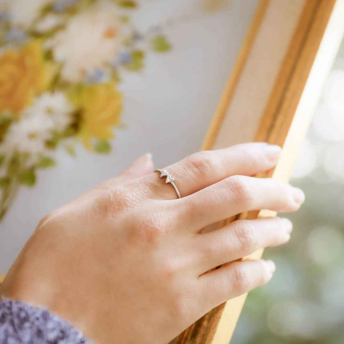  holding a picture frame