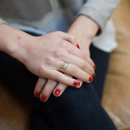 Bursting Heart Ring (9K Solid Gold)